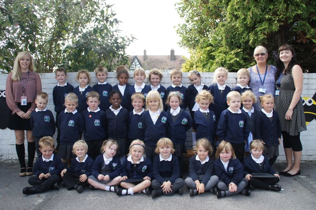 St. Andrews CE Infants reception class 2014, Eastbourne.
Bumble Bees - Class Teacher Miss Brown, Teaching Assistant Mrs Campbell, Individual Needs Assistant Miss Cushway SUS-141014-105306001