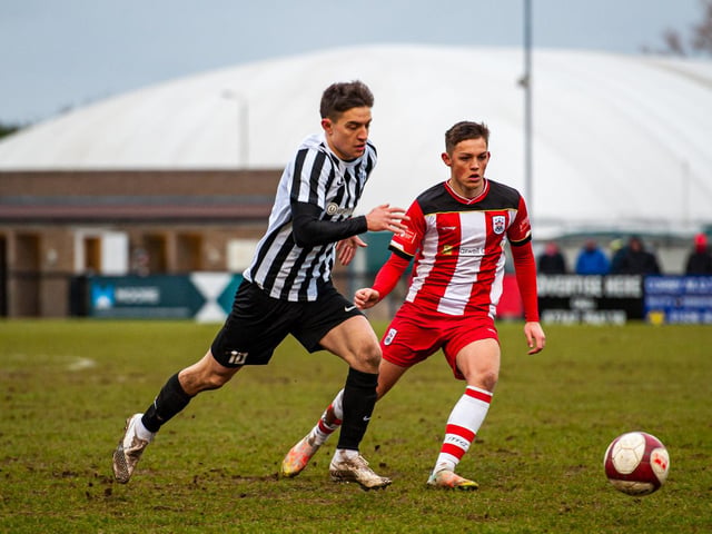 Jordan O'Brien runs with the ball for the Steelmen