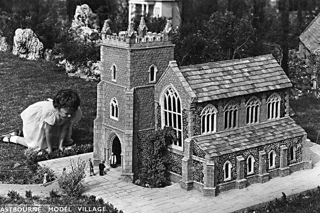 Eastbourne Model Village was built by Benjamin White and was a tourist attraction at the Redoubt Fortress from 1954 to 1975. SUS-220802-101131001