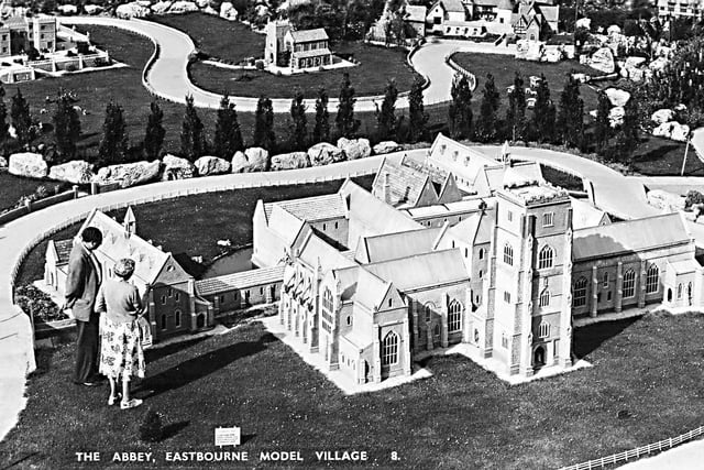 Eastbourne Model Village was built by Benjamin White and was a tourist attraction at the Redoubt Fortress from 1954 to 1975. SUS-220802-101243001