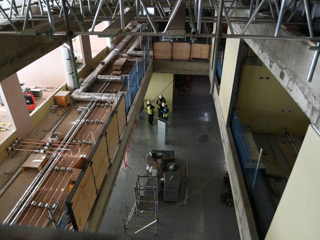 Topping out ceremony at the new ARU Peterborough site at Bishop's Road. EMN-220214-144735009