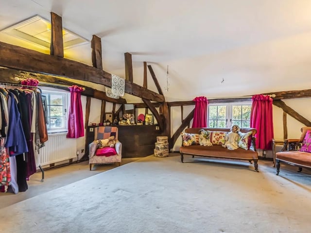 Dowlands Lane, Smallfield, Horley SUS-220215-071717001