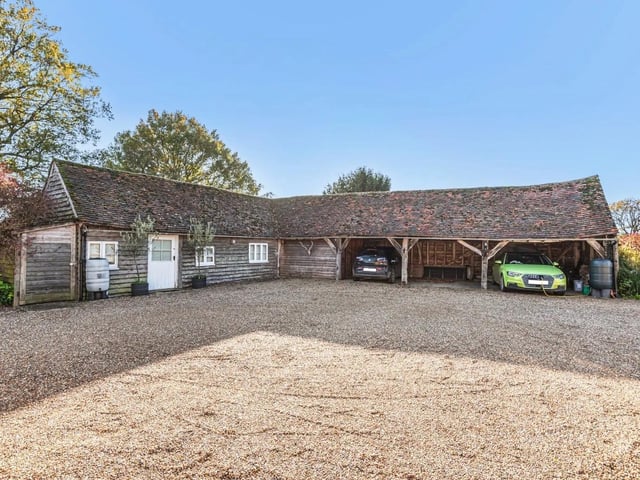 Dowlands Lane, Smallfield, Horley SUS-220215-071606001