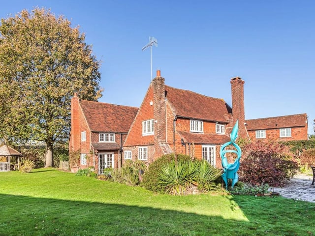 Dowlands Lane, Smallfield, Horley SUS-220215-071847001