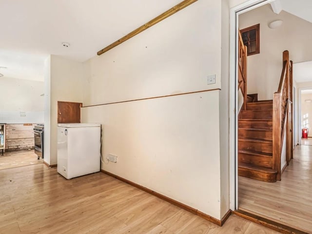 Dowlands Lane, Smallfield, Horley SUS-220215-071504001