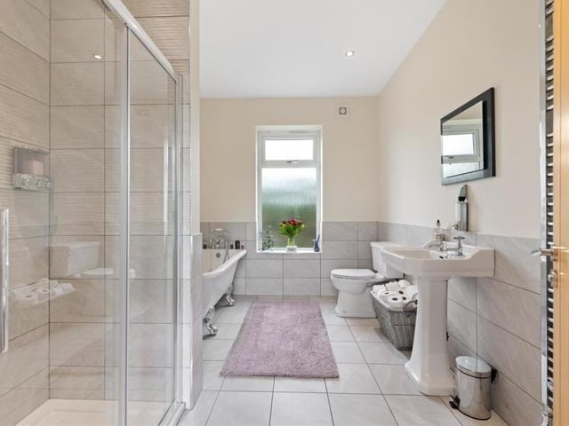 The groundfloor bathroom.