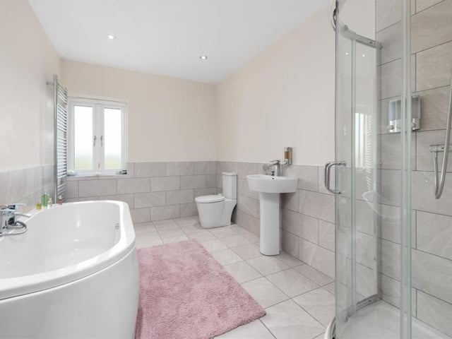 The en suite.