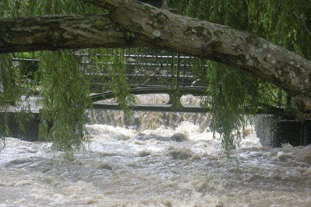 Uckfield flooding. 20-7-07 MAYOAK0003495643