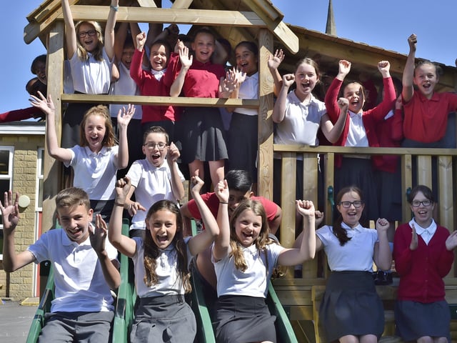 Peakirk cum Glinton  primary school year 6 leavers Y619 EMN-190107-161324009