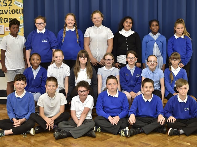 Paston Ridings  primary school year 6 leavers (3)  Y619 EMN-190107-161335009