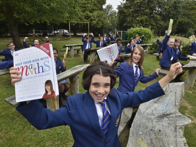 Southfields primary school year 6 leavers (4) Y619 EMN-190907-182826009