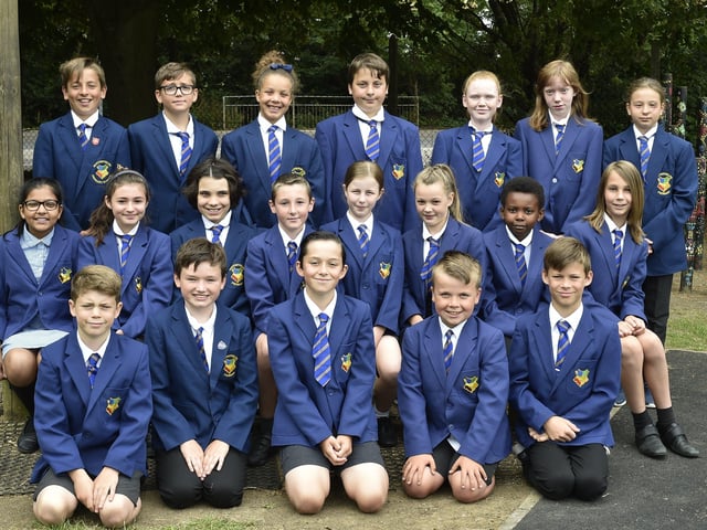 Southfields primary school year 6 leavers (4) Y619 EMN-190907-182849009