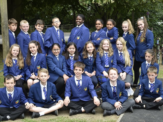 Southfields primary school year 6 leavers (4) Y619 EMN-190907-182912009