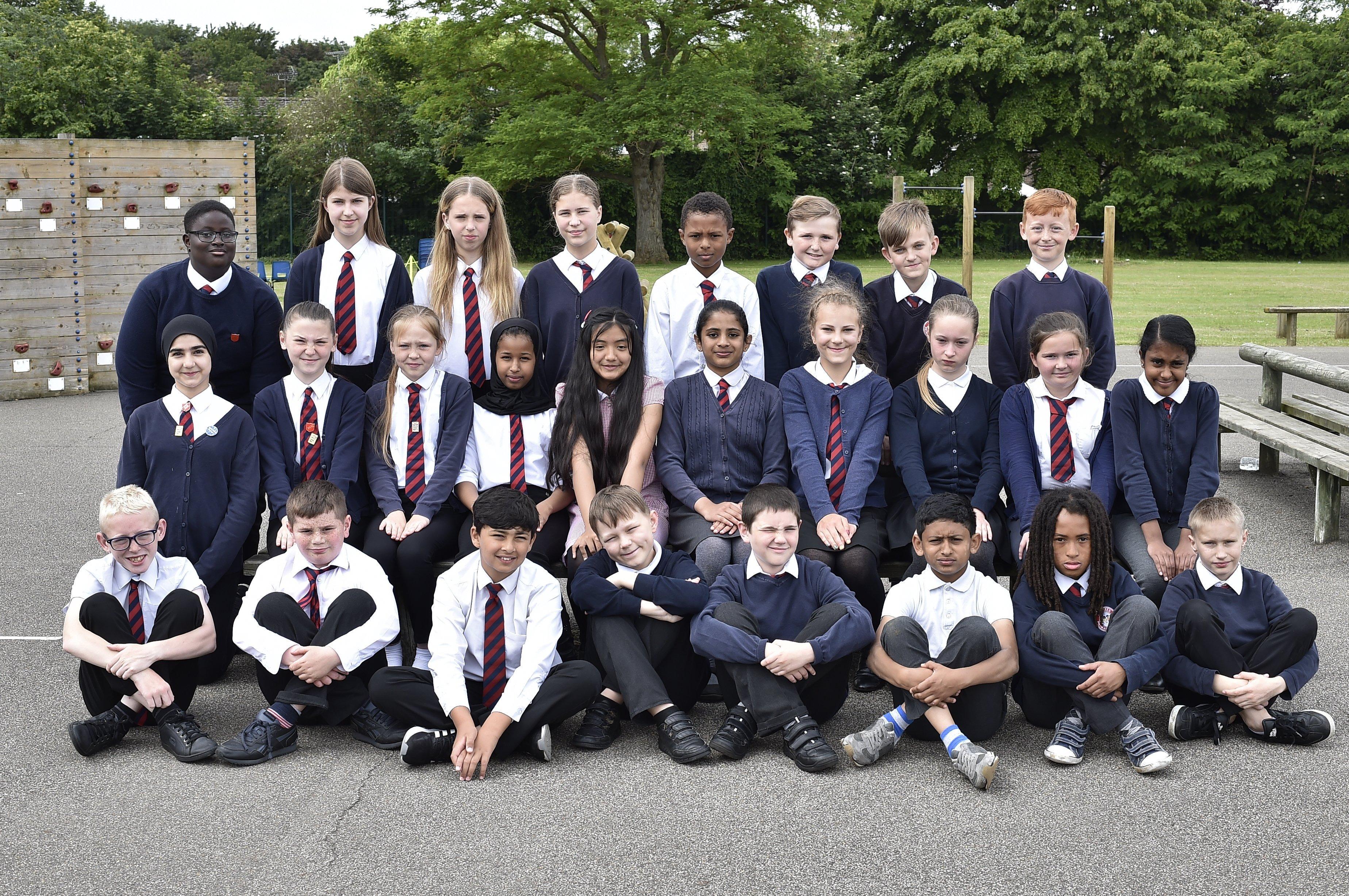 Highlees Academy year 6 leavers (2)  Y619 EMN-190618-223838009