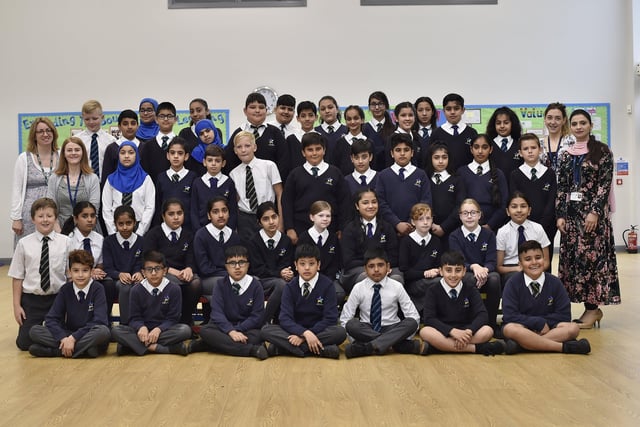 West Town Academy year 6 leavers Y619 EMN-190625-172739009