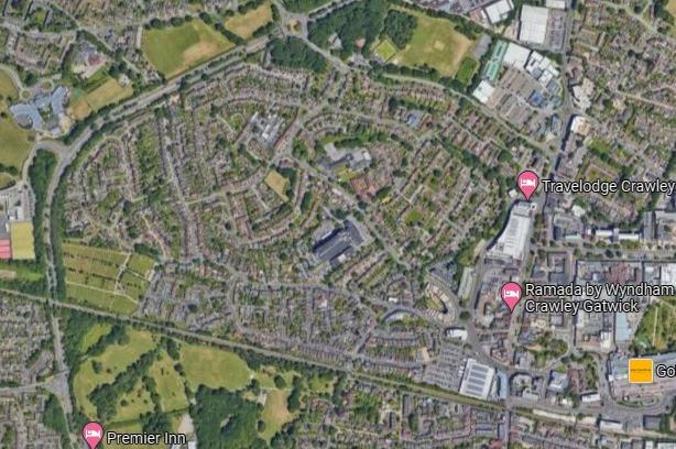 The average property price in Ewhurst & West Green was £294,000.