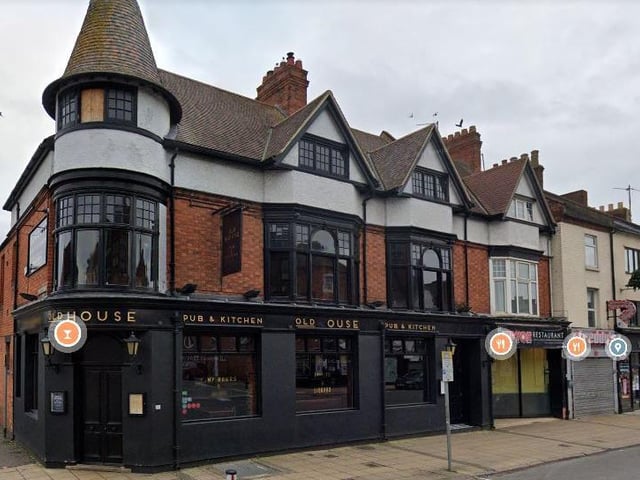 Old House
4.0 stars (563 Google reviews)
214-216 Wellingborough Rd
"A nice bar garden and good sized seating so my friends and I could chat"