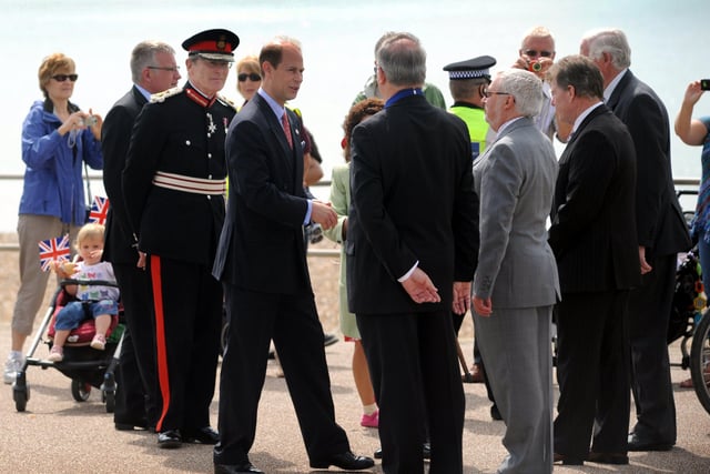 Prince Edward, Earl of Wessex, and Sophie, Countess of Wessex, visit Bexhill. 5/7/12 SUS-220223-133202001