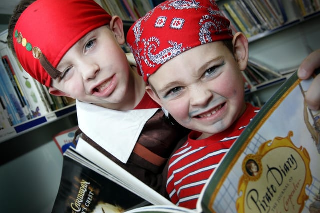 HOR 010307 Storrington First School, World Book Day JOSHUA BUNCE and BILLY DEACON as Jack Sparrow SC MAYOAK0003407472