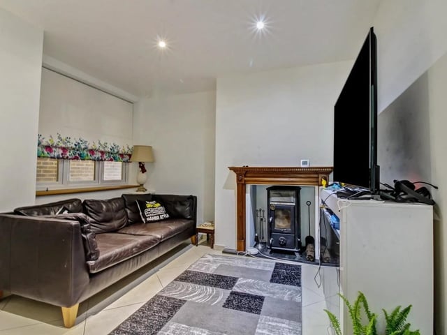 Goffs Park Road, Crawley RH11 SUS-220803-112213003