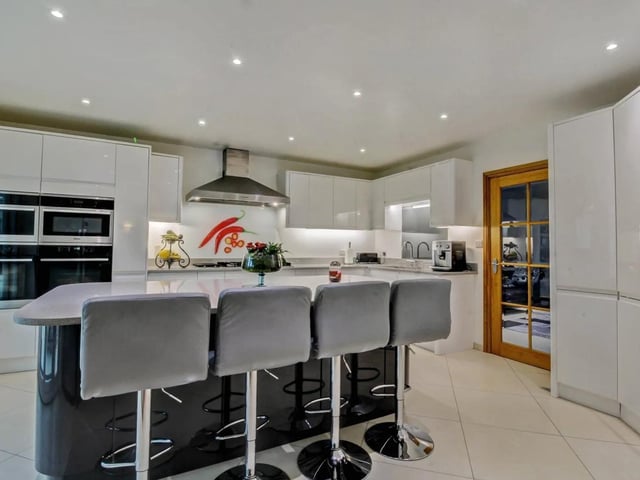 Goffs Park Road, Crawley RH11 SUS-220803-112223003