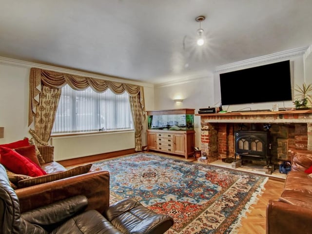 Goffs Park Road, Crawley RH11 SUS-220803-112353003