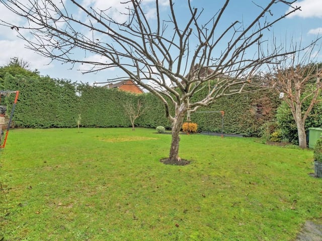 Goffs Park Road, Crawley RH11 SUS-220803-112001003