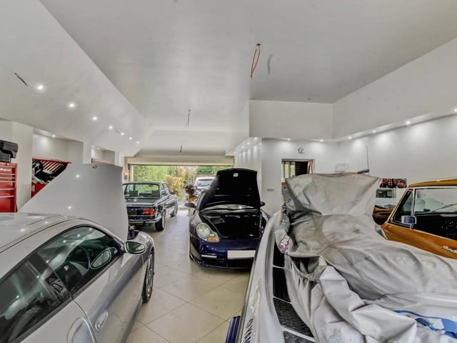 Goffs Park Road, Crawley RH11 SUS-220803-112011003