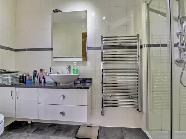 Goffs Park Road, Crawley RH11 SUS-220803-112133003