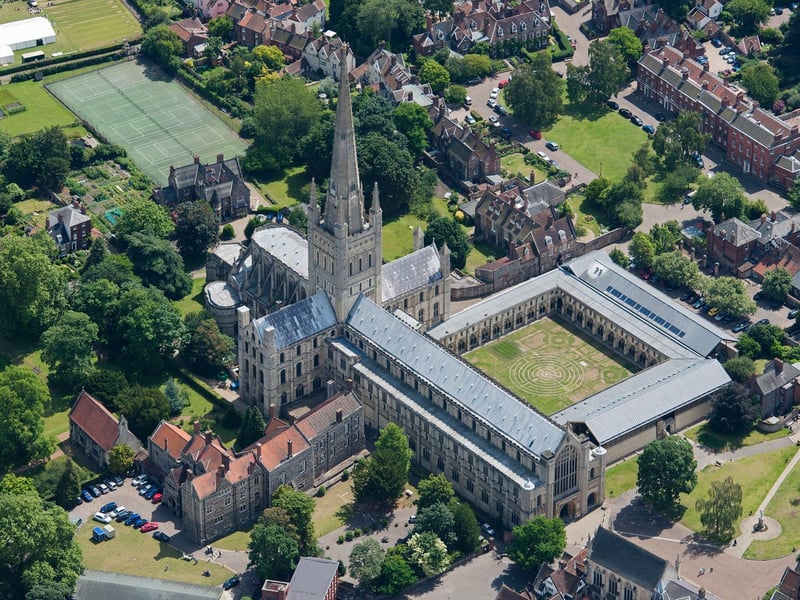 Norwich is a hub for unexplained aerial phenomena, with sightings frequently logged in and around the city. The most common reports come from observers near the Norfolk Broads, with many sightings also occurring over the city centre, particularly around the Norwich Cathedral and Norwich Castle.