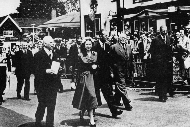 The Queen and Prince Philip on Crawley High Street in 1958 (Credit: Crawley Borough Council) SUS-210904-144712001