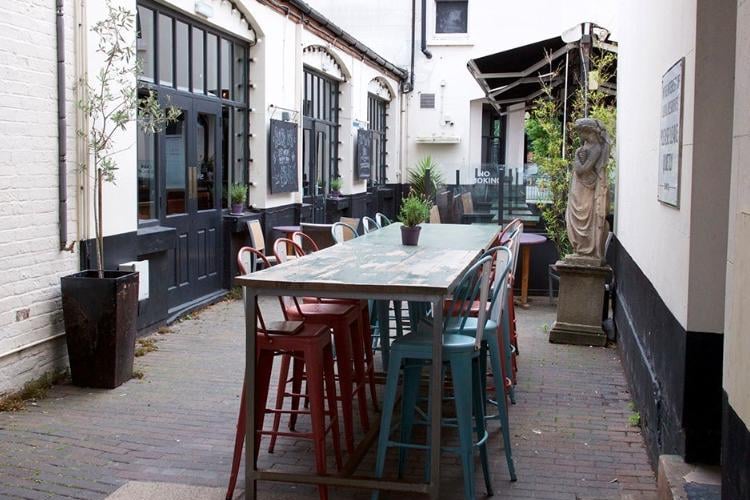 The White Horse, Clarendon Avenue, Leamington will be opening its courtyard on April 12 for outside service.