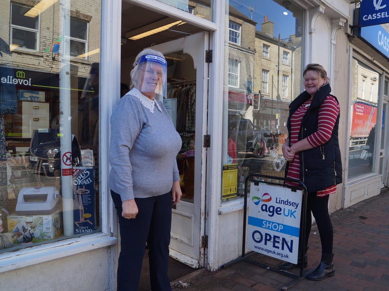 Rasen's Age Uk shop EMN-211204-133302001