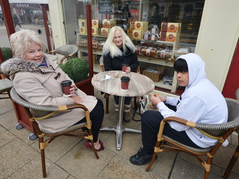 The easing of lockdown in Hastings on April 12 2021 SUS-211204-150634001