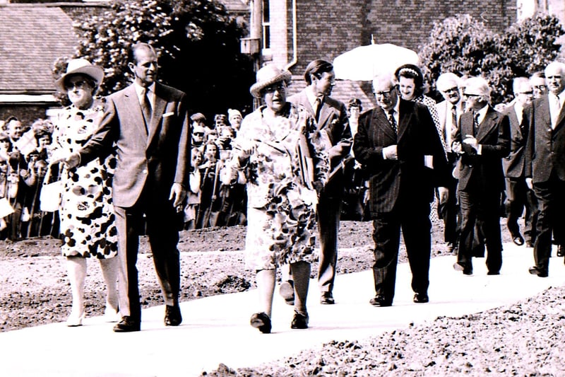 Striding along Eastbanks. Prince Philip on his tour of Sleaford in 1975. EMN-211204-152429001