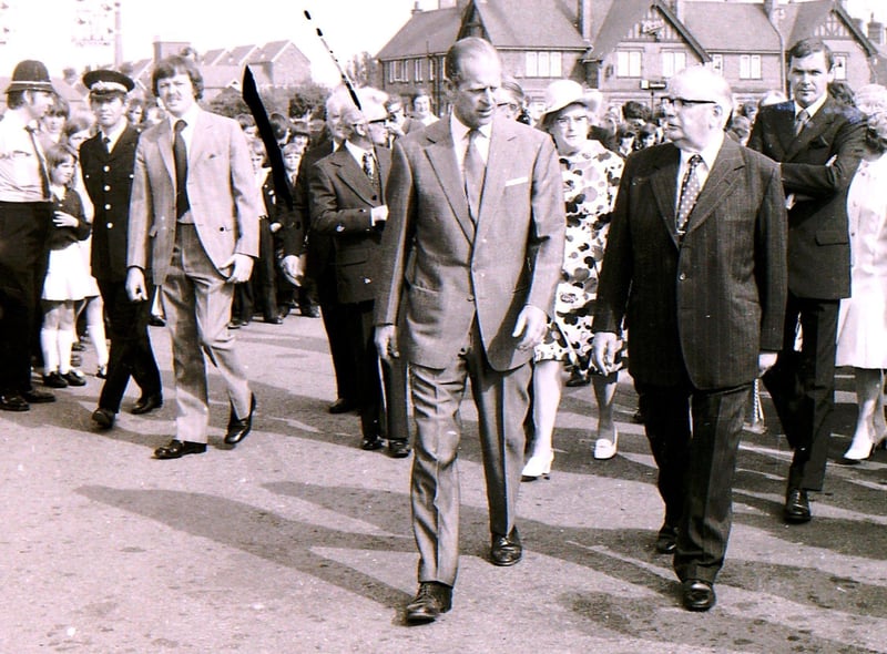 Prince Philip on his tour of Sleaford in 1975 - the Carre Arms in the background. EMN-211204-152138001