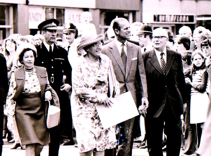 Prince Philip on his tour of Sleaford in 1975 - Interflora offices in the background. EMN-211204-152210001