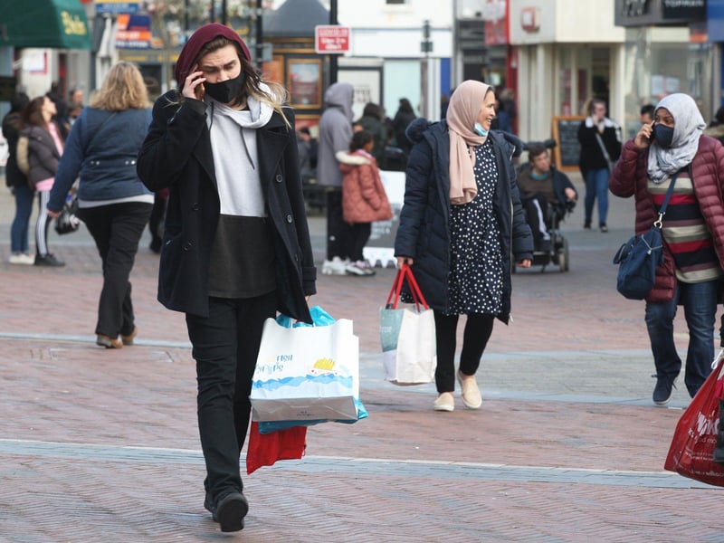 DM21040187a.jpg. Worthing shops reopen after covid lockdown eases. Photo by Derek Martin Photography. SUS-211204-203915008