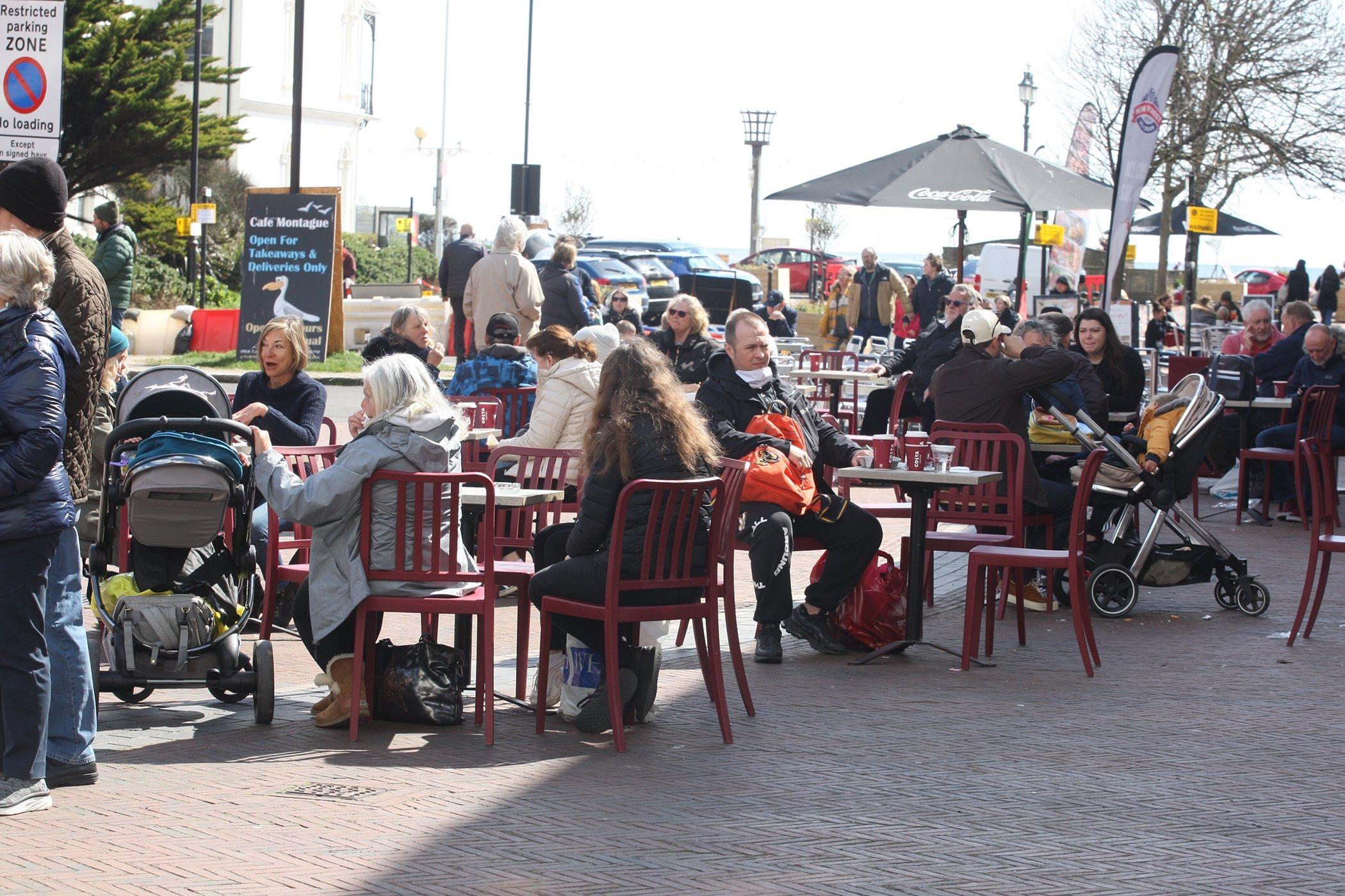 DM21040185a.jpg. Worthing shops reopen after covid lockdown eases. Photo by Derek Martin Photography. SUS-211204-203855008