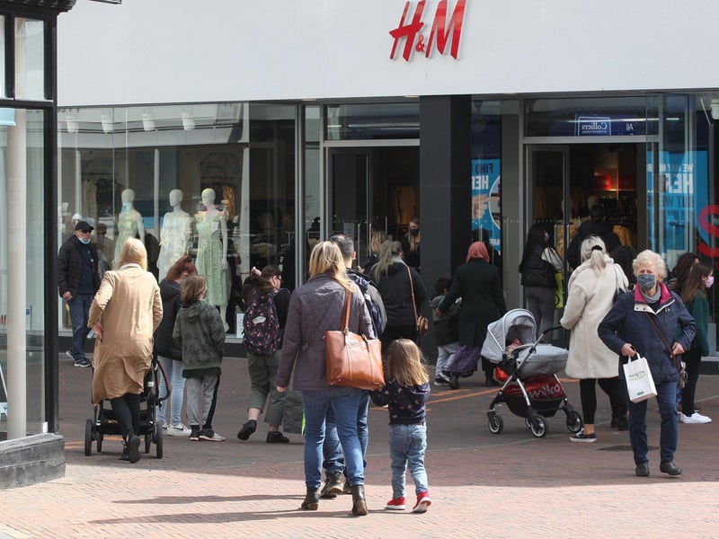 DM21040186a.jpg. Worthing shops reopen after covid lockdown eases. Photo by Derek Martin Photography. SUS-211204-203905008