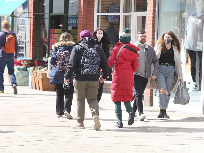 DM21040193a.jpg. Worthing shops reopen after covid lockdown eases. Photo by Derek Martin Photography. SUS-211204-203804008