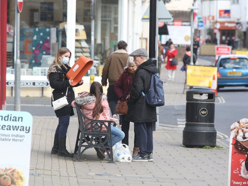 DM21040202a.jpg. Worthing shops reopen after covid lockdown eases. Photo by Derek Martin Photography SUS-211204-203712008