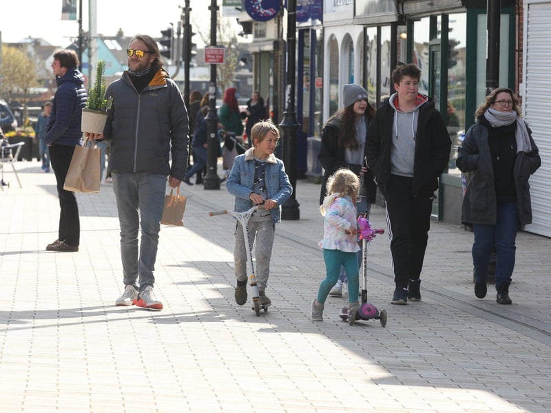 DM21040204a.jpg. Shoreham shops reopen after covid lockdown eases. Photo by Derek Martin Photography. SUS-211204-203733008
