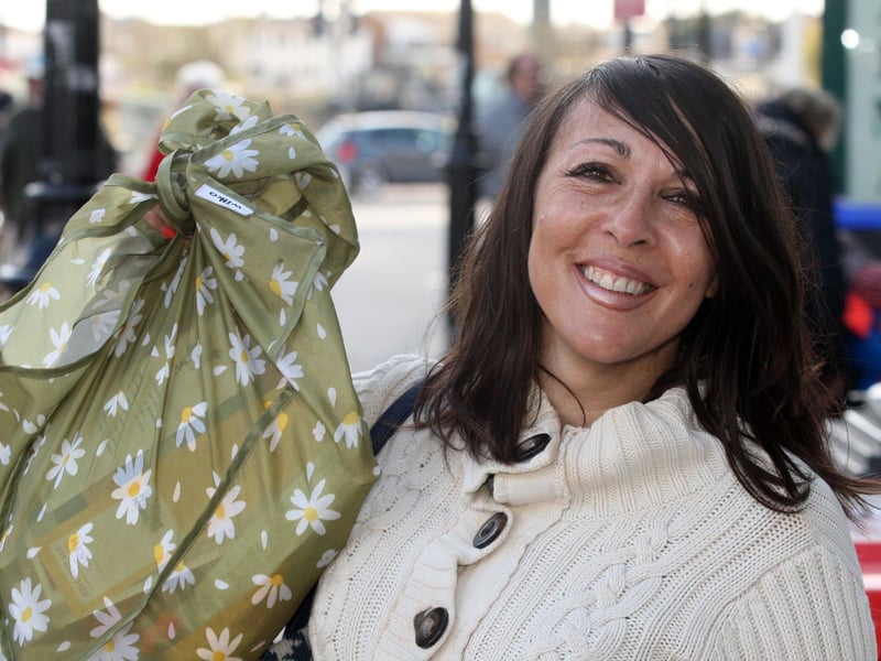 DM21040217a.jpg. Shoreham shops reopen after covid lockdown eases. Michelle Nardell. Photo by Derek Martin Photography. SUS-211204-203630008