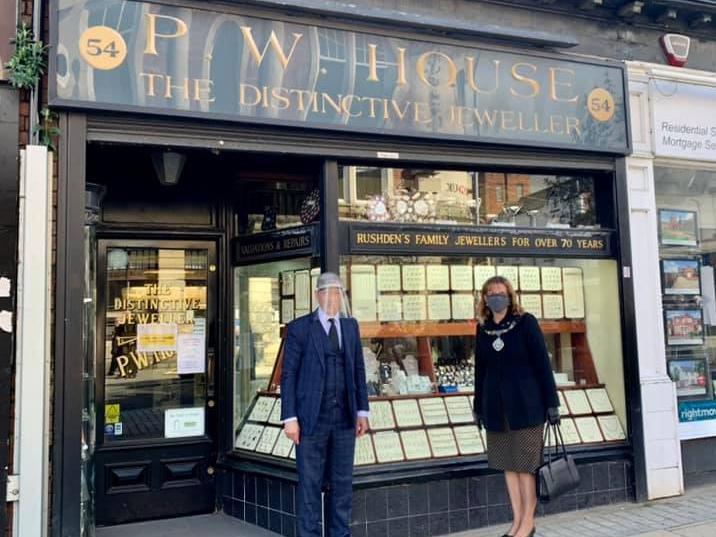 The jewellers received a visit from the mayor