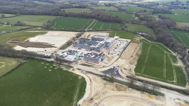 Development of the new Bohunt Horsham school and roads on land north of Horsham