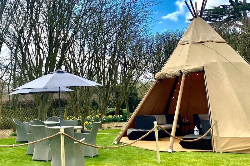 Fawsley Hall, in Daventry, have opened up their beautiful terrace and courtyard dining areas along with a brand new tipi dining space! They have a delicious all day dining menu so visitors can enjoy breakfast, lunch, dinner and afternoon tea.