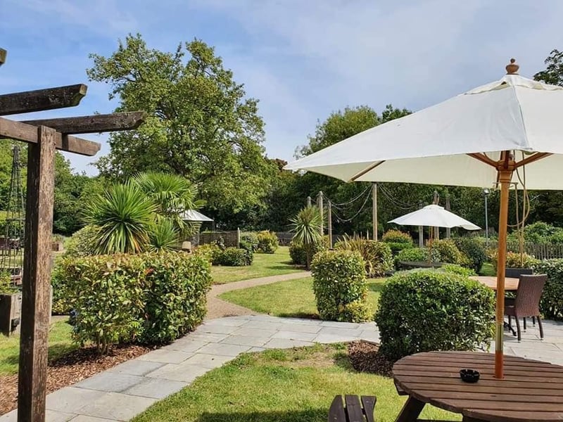 The Spread Eagle in Corby have plenty of tables that seat up to six people in their stunning beer garden. If you are craving a good quality pizza - no matter the weather - this is the place to go!