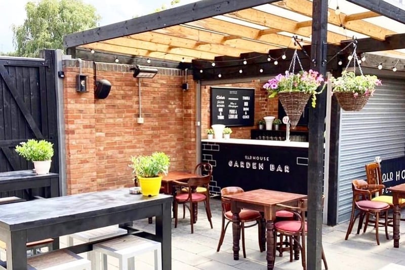 The Old House pub and kitchen have reopened their wonderful garden, equipped with an outdoor bar! Tables are limited so bookings are advisable. Walk-ins for lunch are also available.