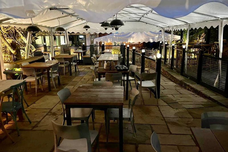 The Watling Street Village pub - located in the heart of Towcester - have reopened their stunning pub garden equipped with marquees and outdoor heaters! Expect to be served with good quality burgers, pizzas, salads, beers and cocktails!